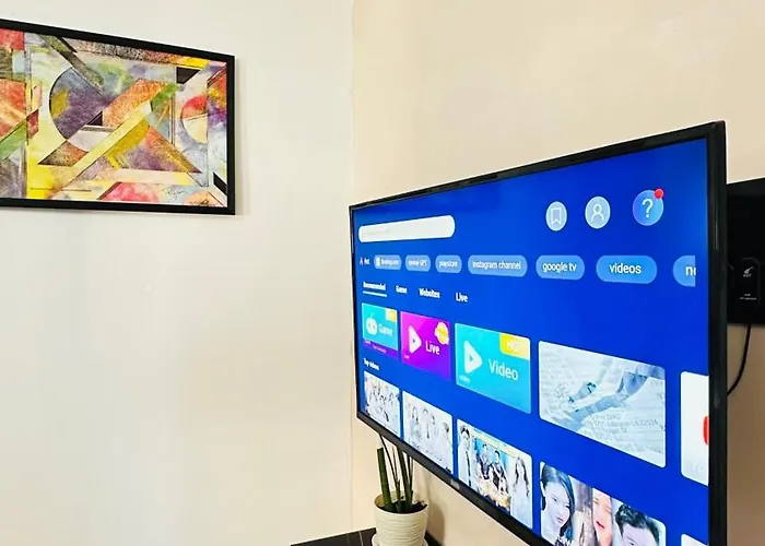 Pazari I Ri, Quiet And Stay, Self Check-in Tirana