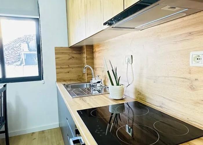 Pazari I Ri, Quiet And Stay, Self Check-in